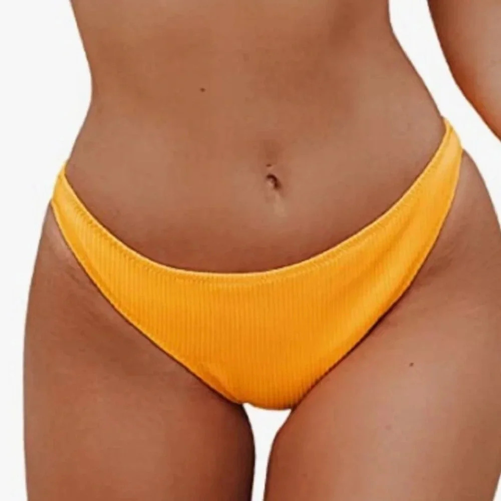NWT! Women’s Cupshe yellow ribbed bikini bottoms Large - Picture 2 of 2